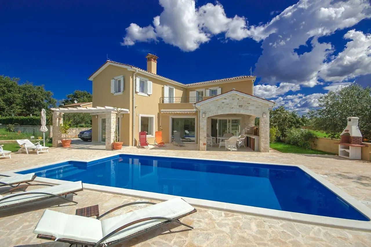 Vošteni Villa Larisa 0*,